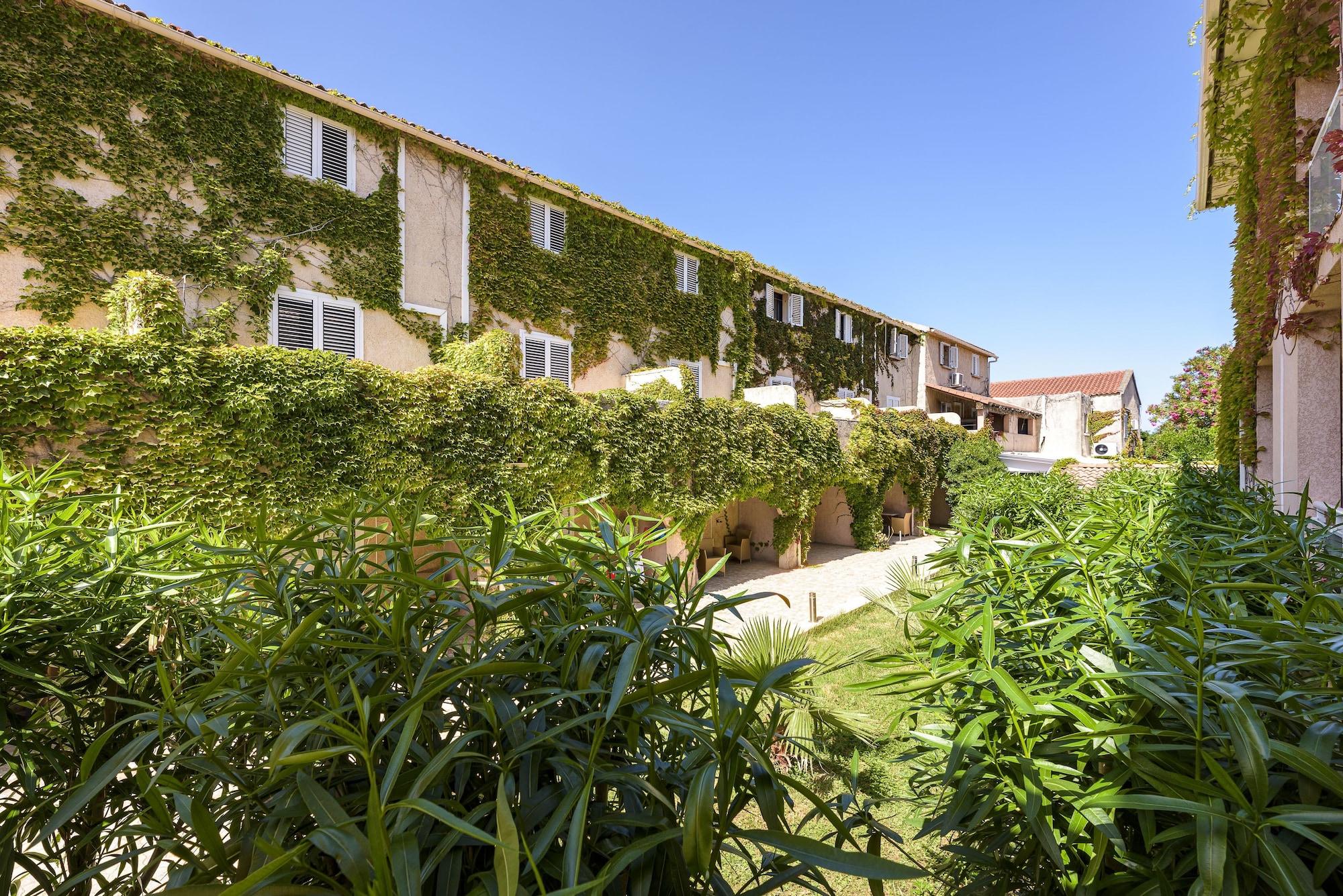 Hotel U Ricordu & Spa Macinaggio  Exterior photo